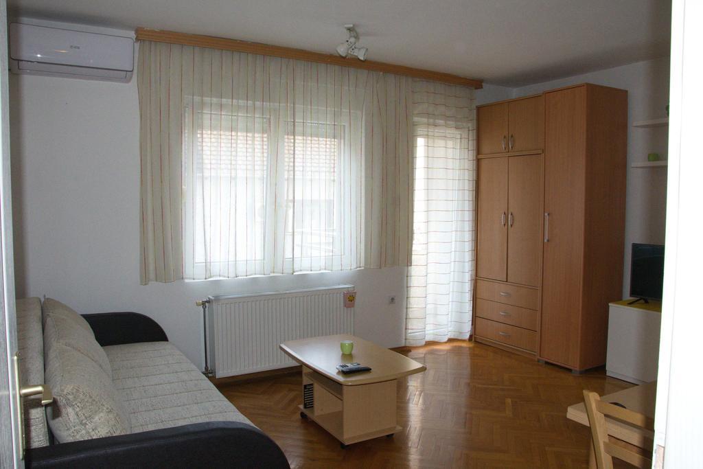 Studio Apartment In Novi Sad Center Exterior photo